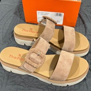 THE FLEXX Women's Beige Sandals Sz 38 (women’s 8)